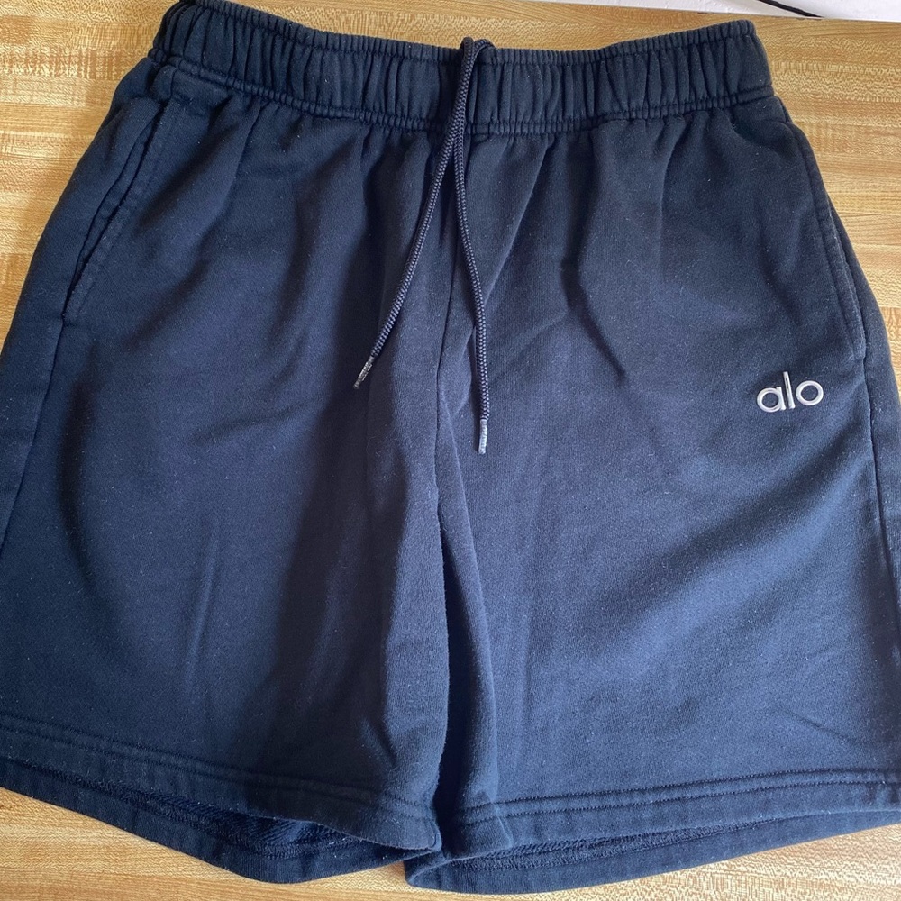 Alo Accolade Black Sweat Shorts Performance Lounge Shorts M Unisex